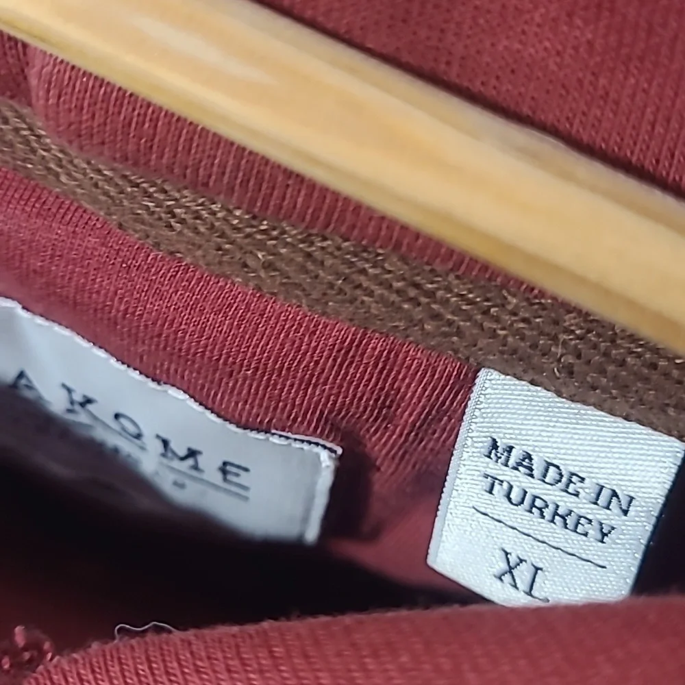 Item #17 NWOT Women's Wanakome Hoodie sz XL - Picture 5 of 5